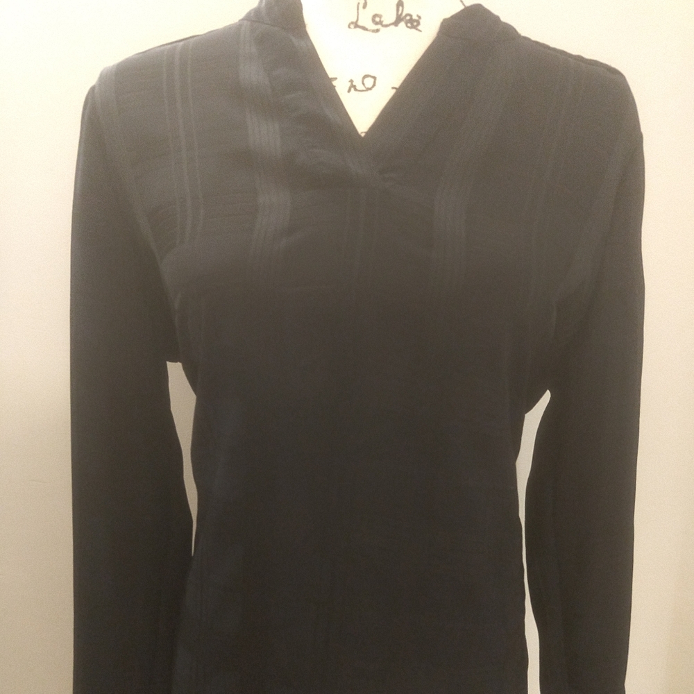 Long sleeves V-neck flowy blouse Navy Blue